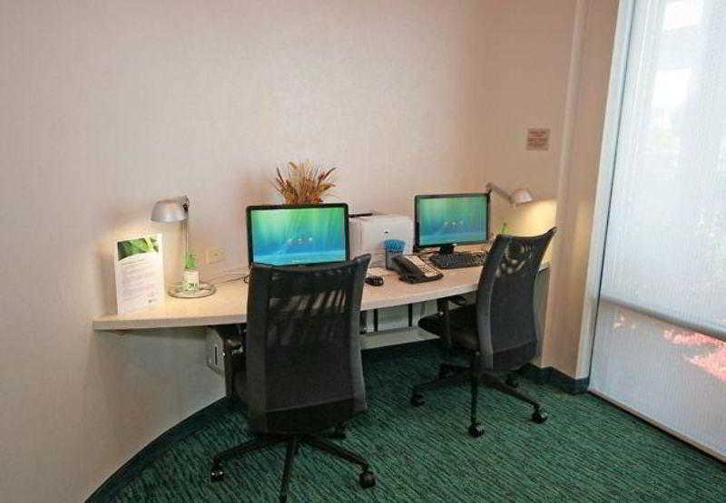 Springhill Suites By Marriott Winston-Salem Hanes Mall Экстерьер фото